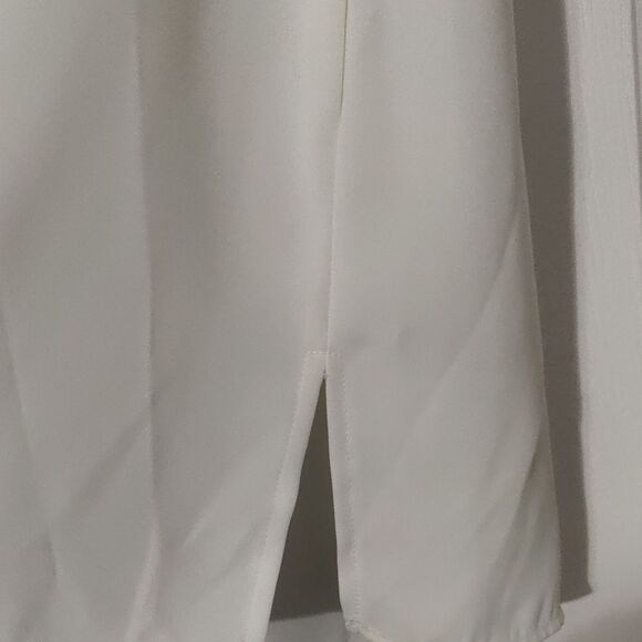 White Sleeveless Top - Picture 7 of 10